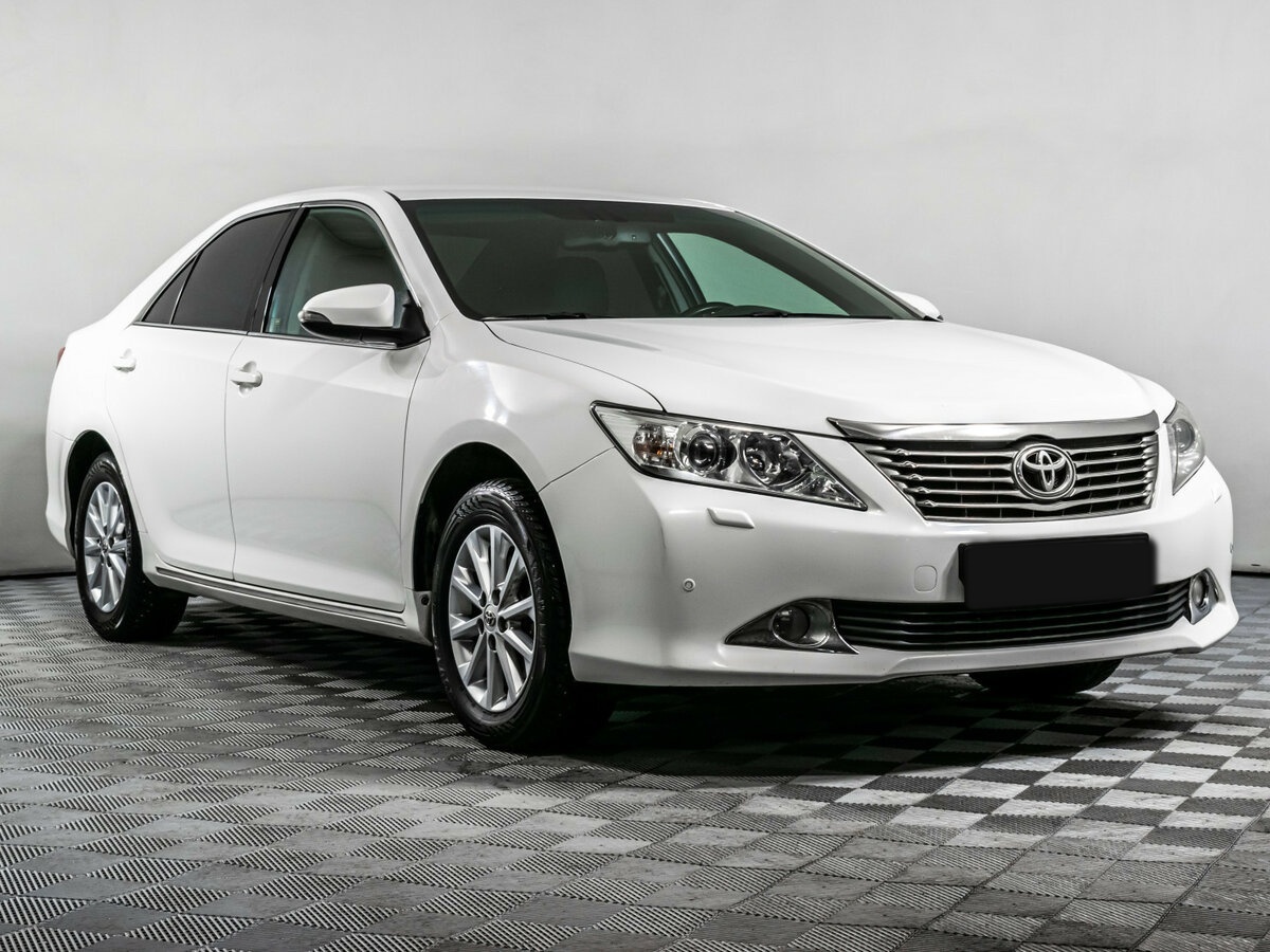 Toyota Camry б/у, 2014, Автоматическая. Фото: #2
