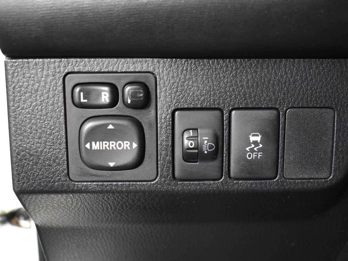 Toyota RAV4 б/у, 2015, Механическая. Фото: #8