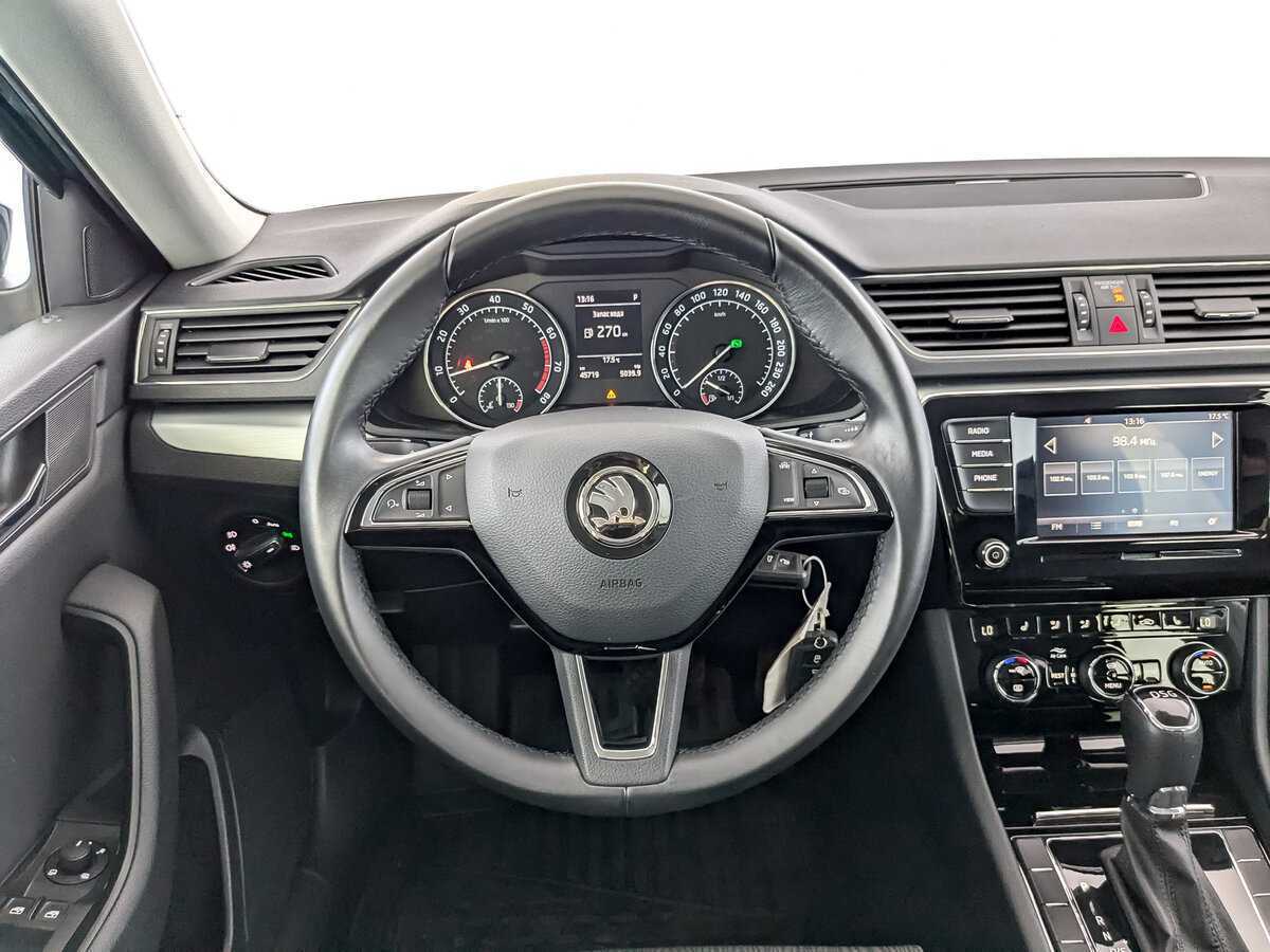 Skoda Superb б/у, 2019, Роботизированная. Фото: #16