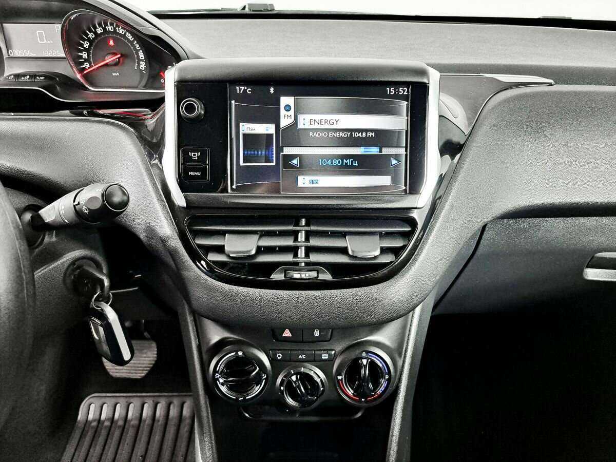 Peugeot 208 б/у, 2013, Автоматическая. Фото: #12