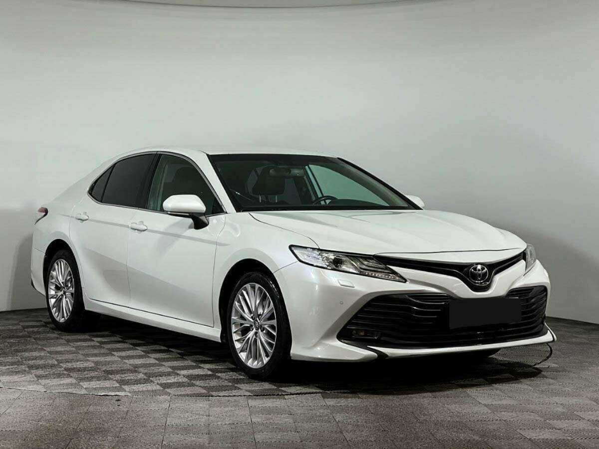 Toyota Camry б/у, 2018, Автоматическая. Фото: #2
