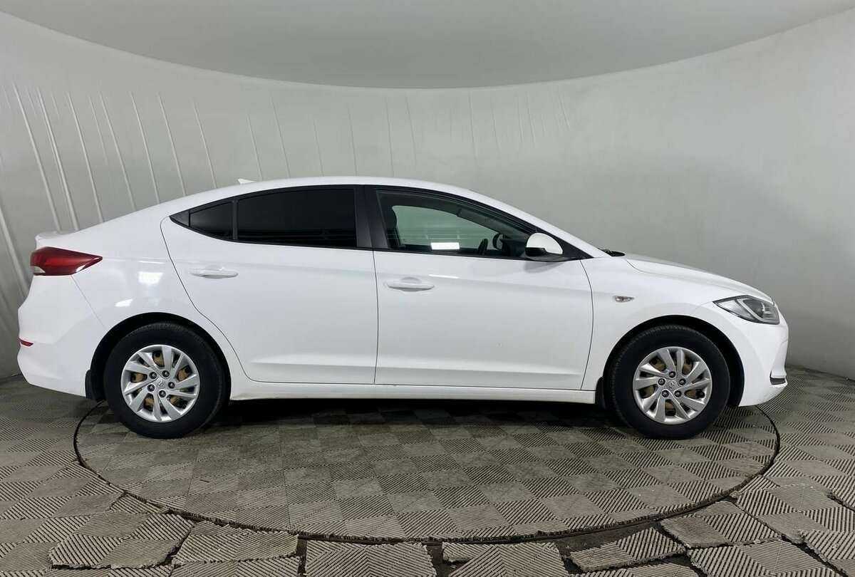 Hyundai Elantra б/у, 2017, Механическая. Фото: #3