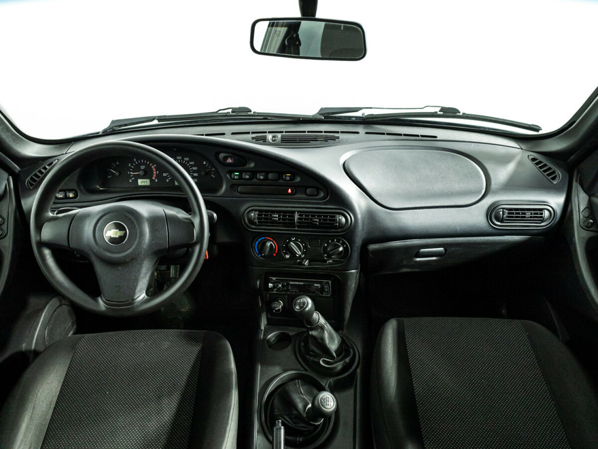 Chevrolet Niva б/у, 2016, Механическая. Фото: #12