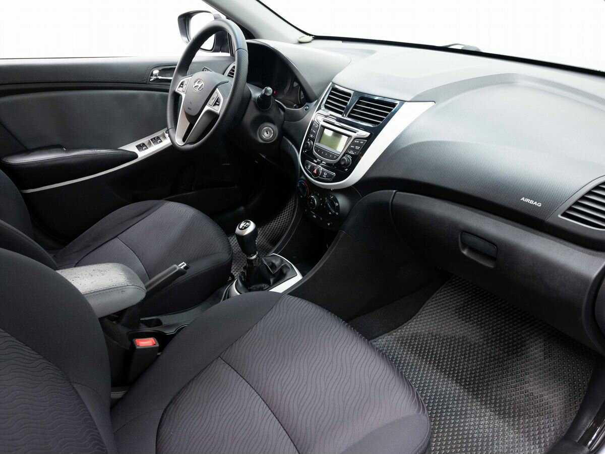 Hyundai Solaris б/у, 2012, Механическая. Фото: #10
