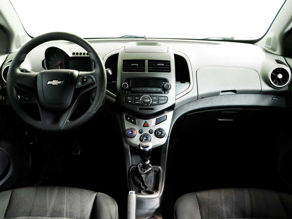 Chevrolet Aveo б/у, 2014, Механическая. Фото: #9
