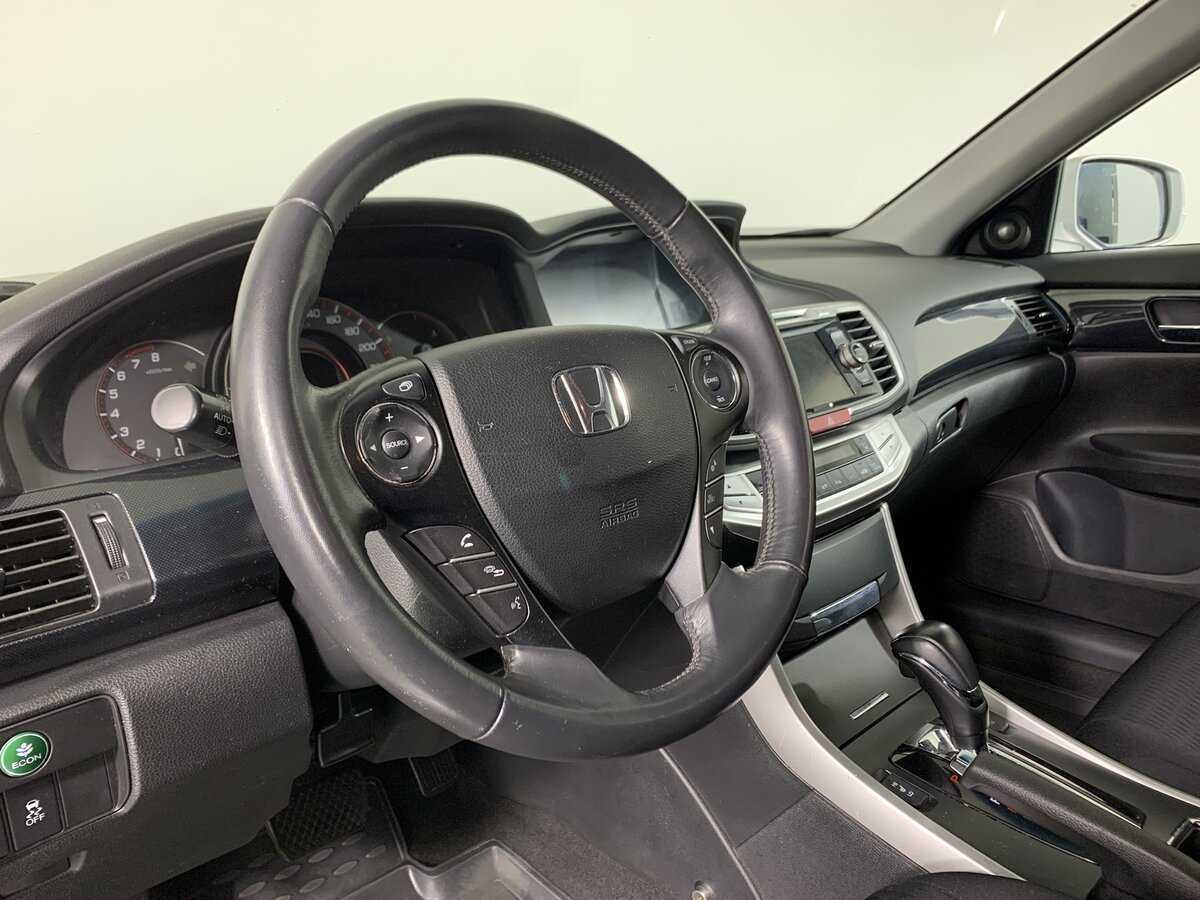 Honda Accord б/у, 2013, Автоматическая. Фото: #9