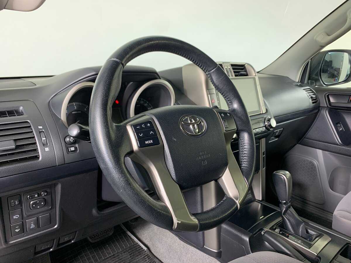 Toyota Land Cruiser Prado б/у, 2012, Автоматическая. Фото: #8