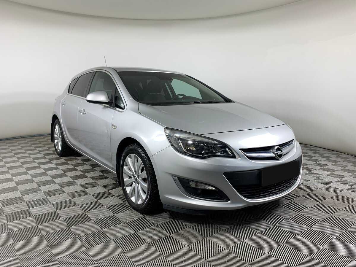 Opel Astra б/у, 2012, Механическая. Фото: #2