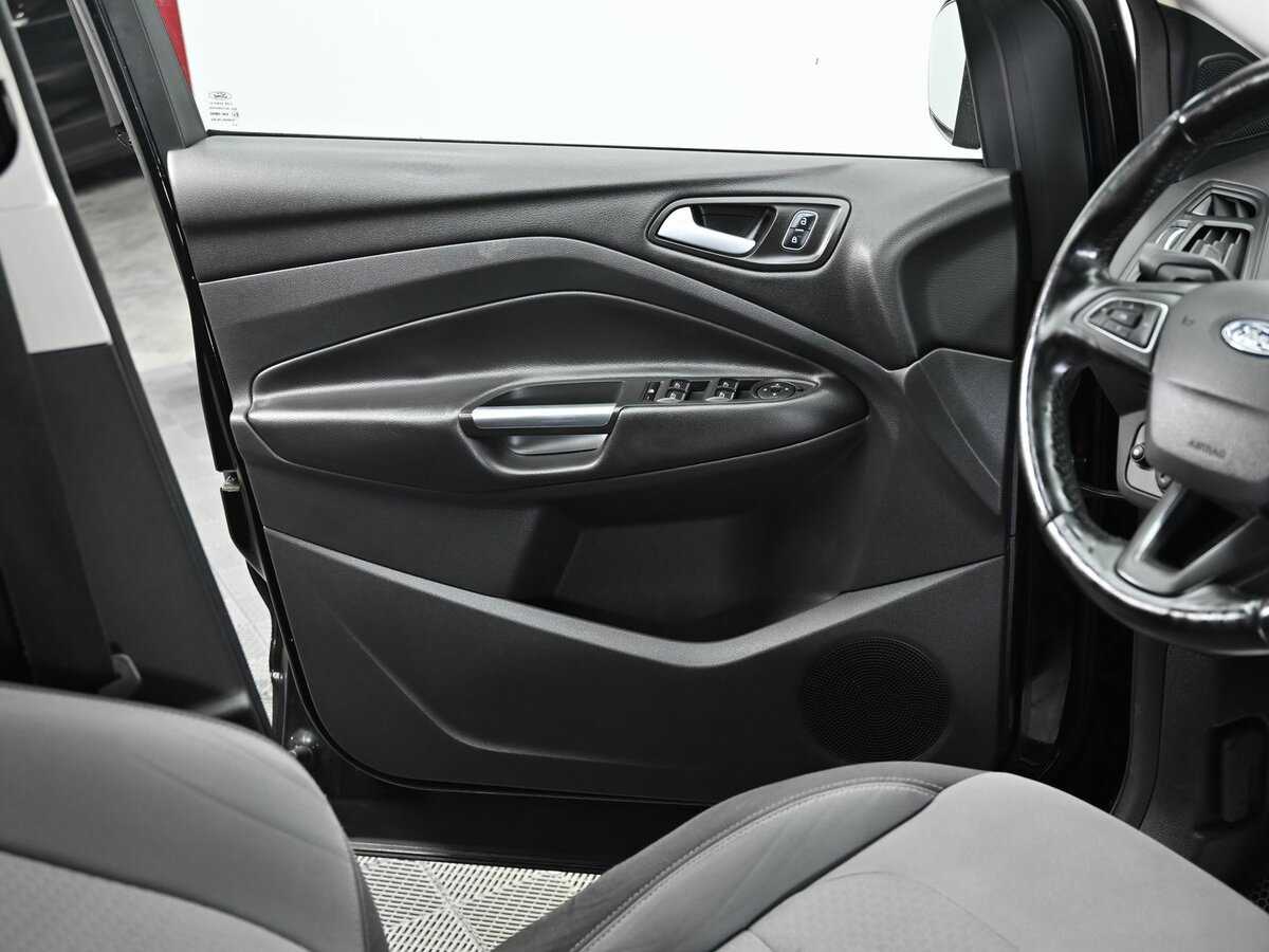 Ford Kuga б/у, 2017, Автоматическая. Фото: #6