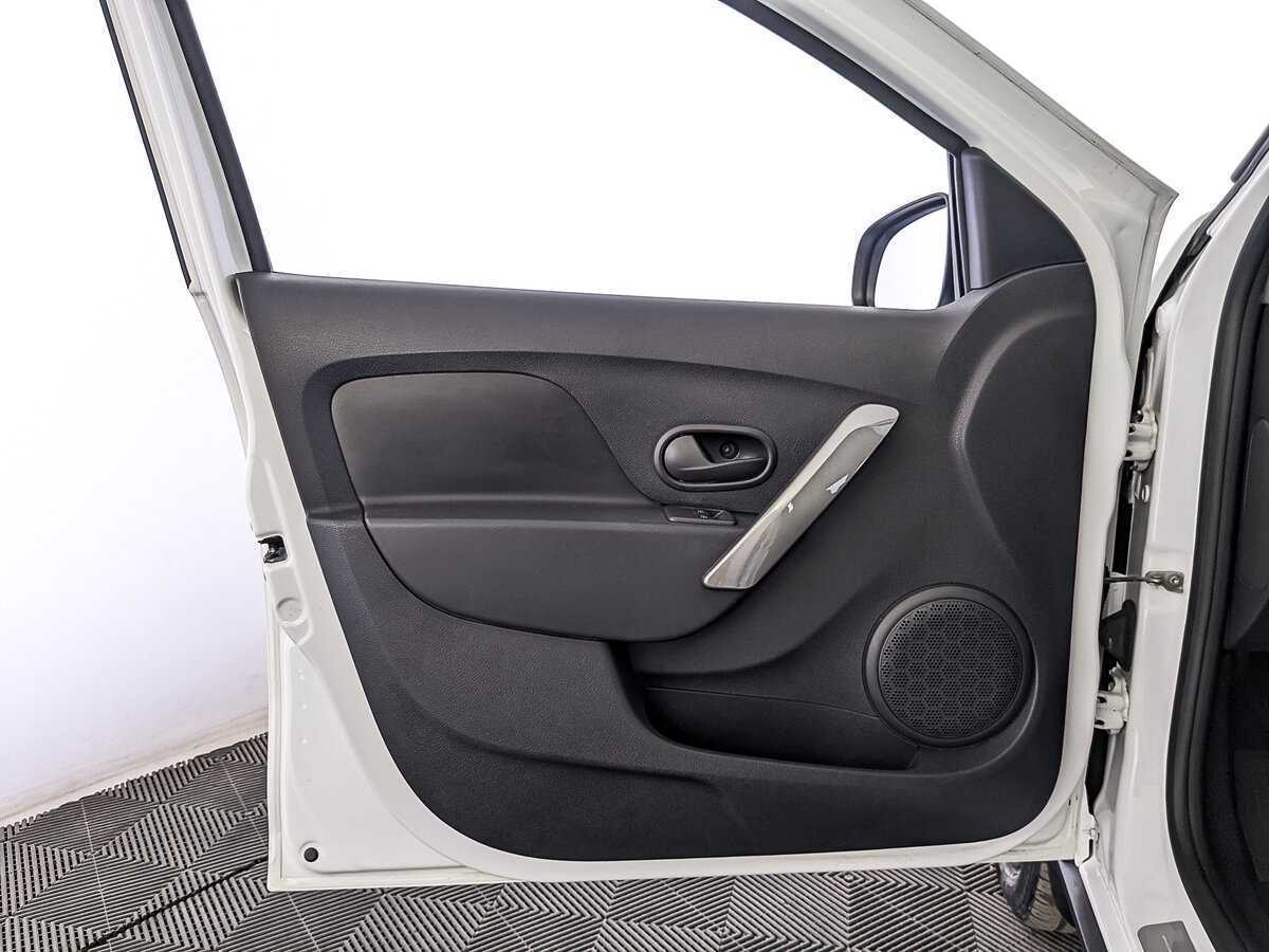 Renault Sandero б/у, 2022, Механическая. Фото: #17