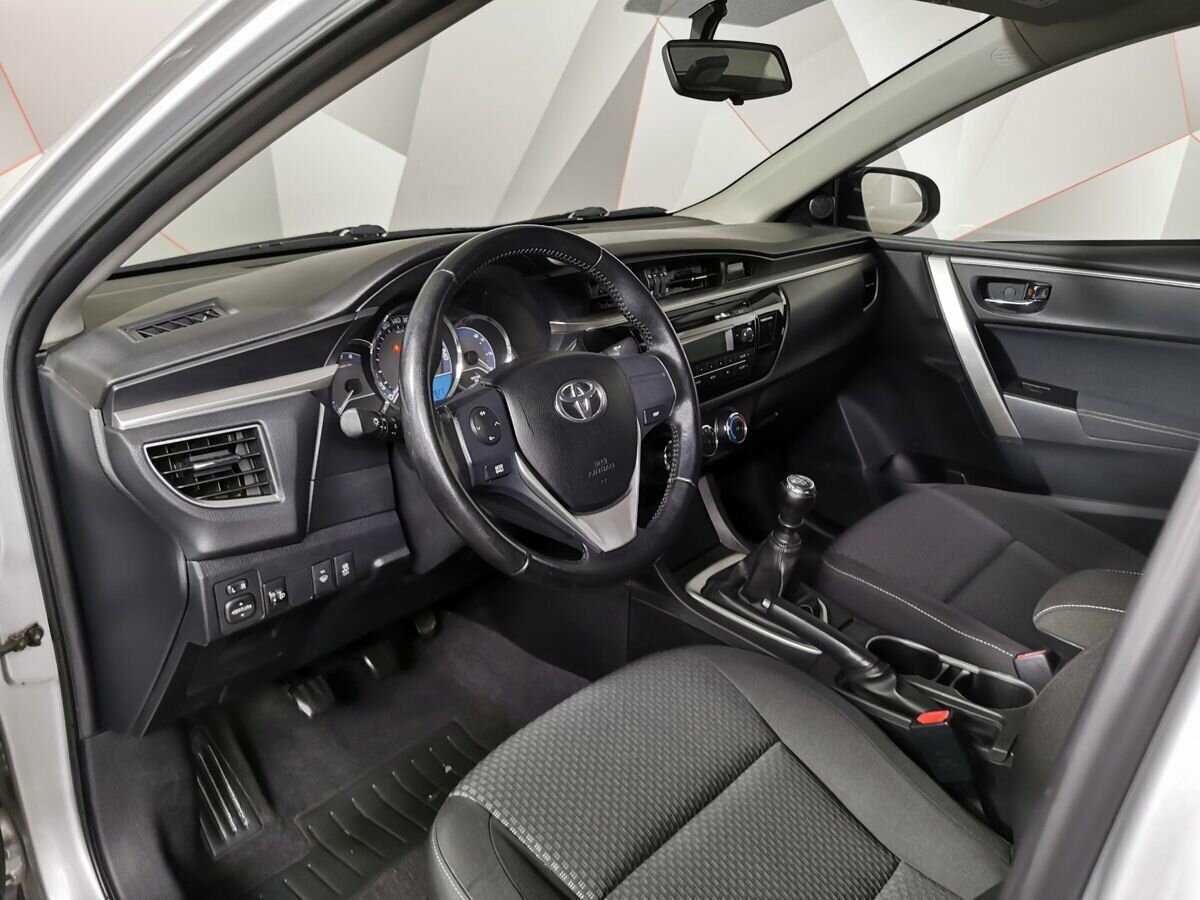 Toyota Corolla б/у, 2013, Механическая. Фото: #13