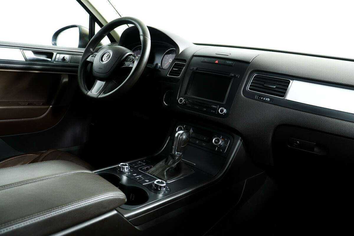 Volkswagen Touareg б/у, 2012, Автоматическая. Фото: #8