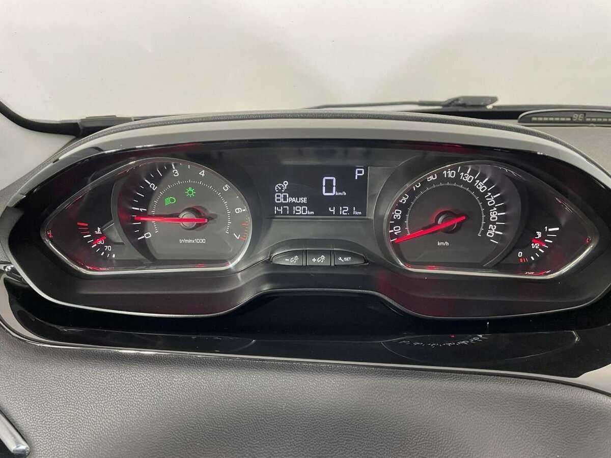 Peugeot 208 б/у, 2014, Автоматическая. Фото: #10