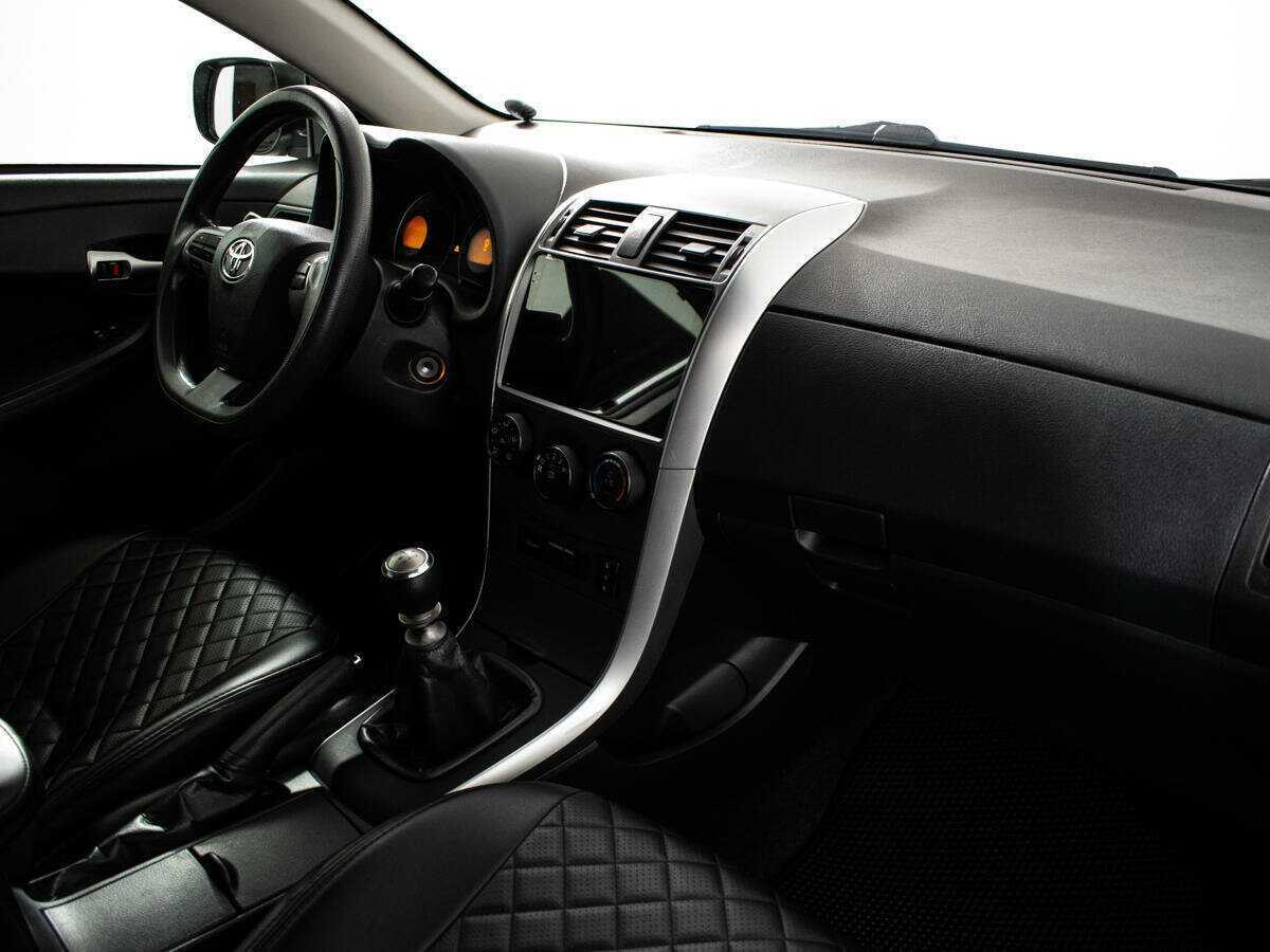 Toyota Corolla б/у, 2012, Механическая. Фото: #8