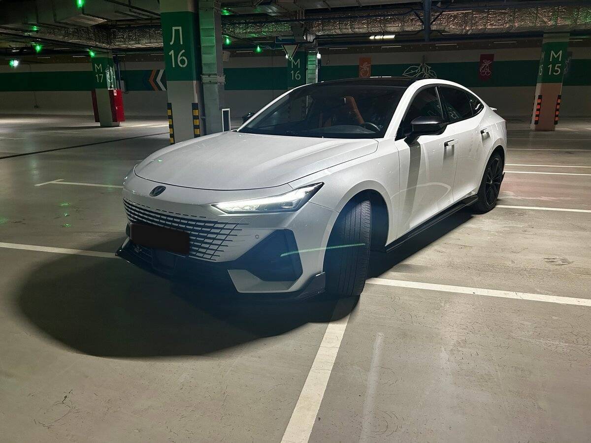 Changan UNI-V б/у, 2023, Роботизированная. Посмотреть фото