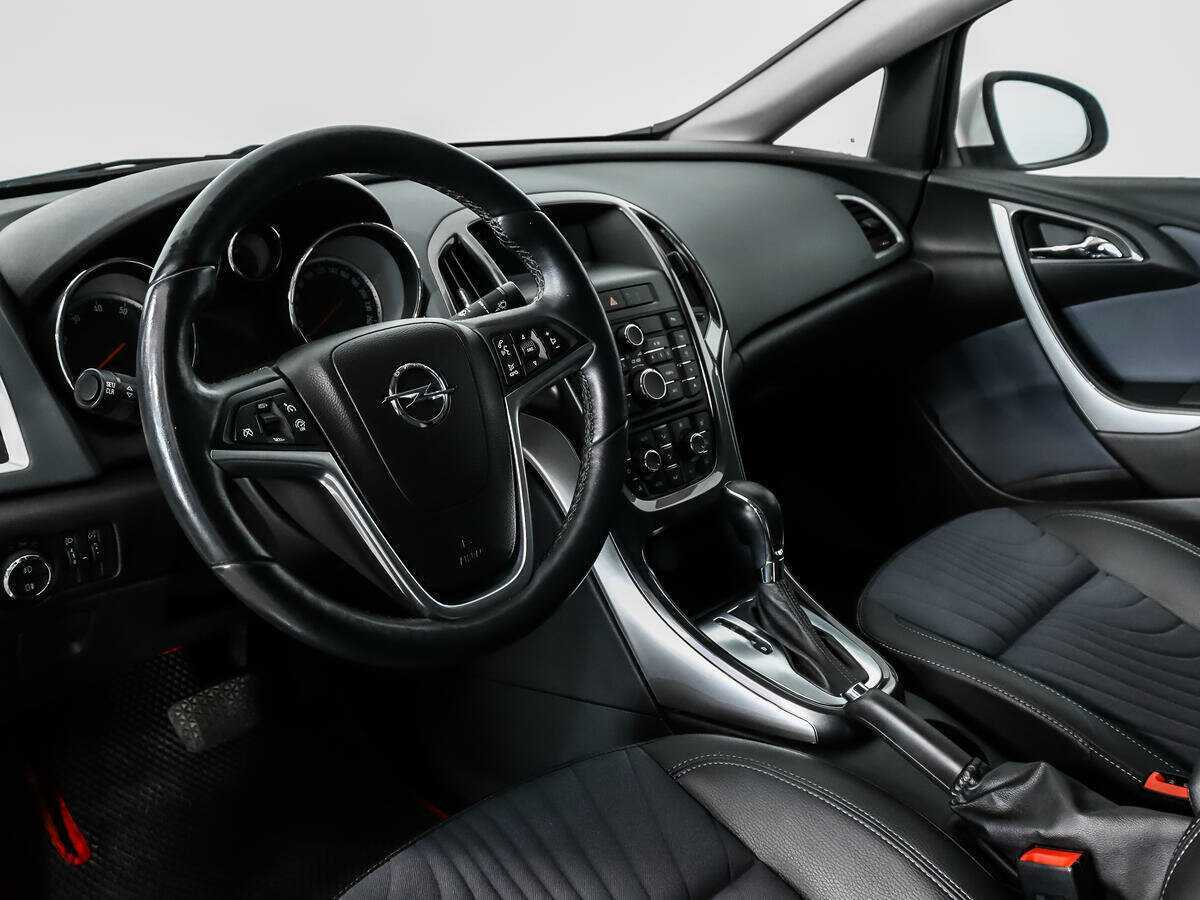 Opel Astra б/у, 2013, Автоматическая. Фото: #8