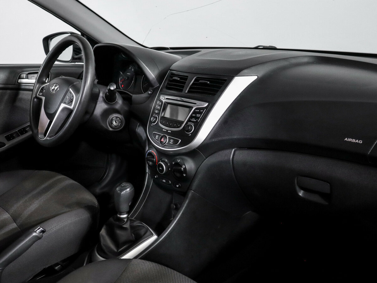 Hyundai Solaris б/у, 2013, Механическая. Фото: #6