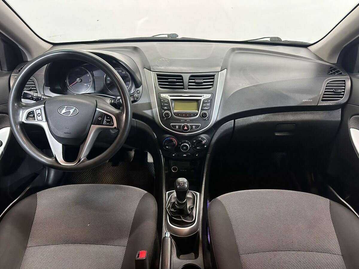 Hyundai Solaris б/у, 2013, Механическая. Фото: #8