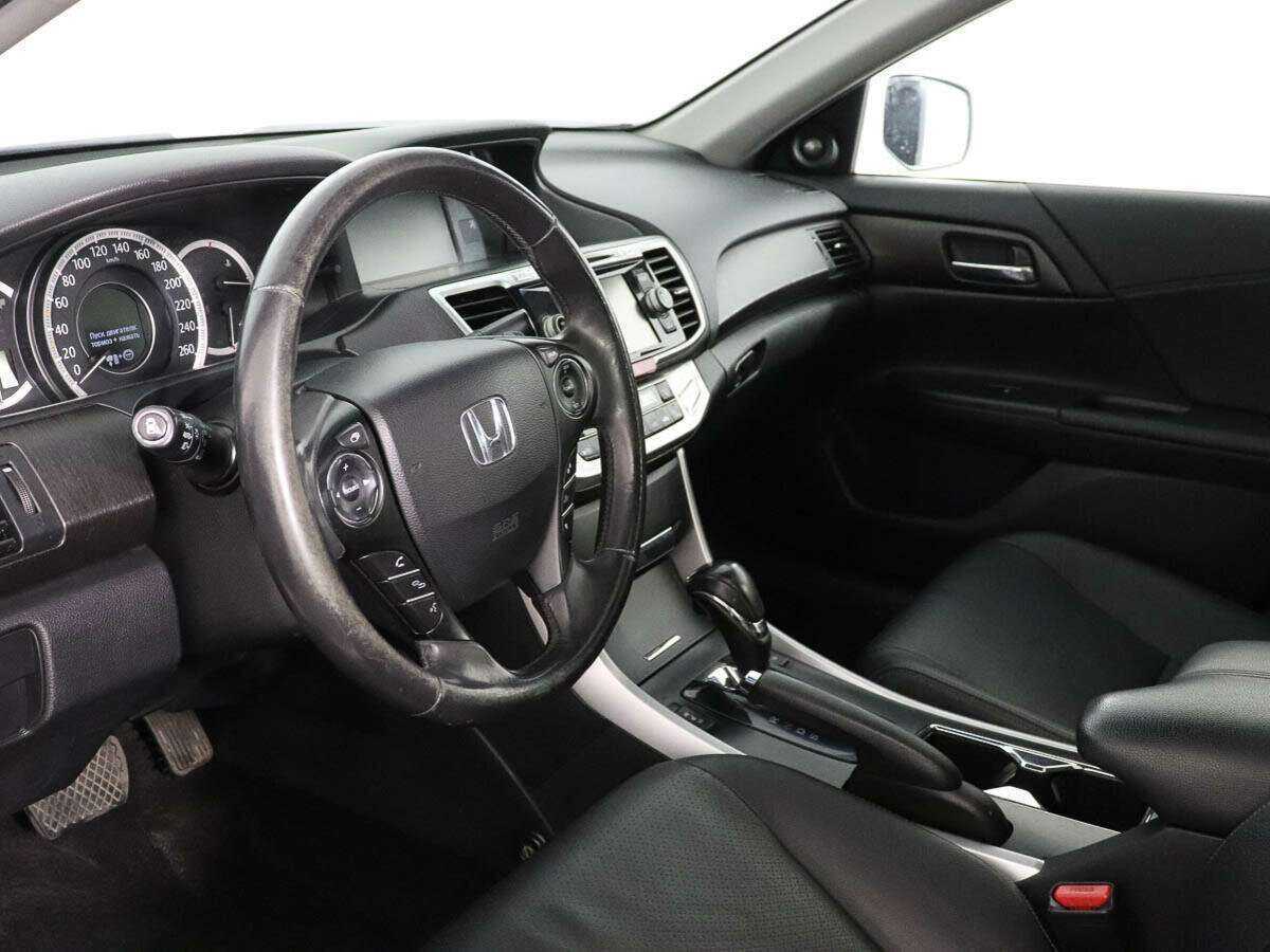 Honda Accord б/у, 2013, Автоматическая. Фото: #7