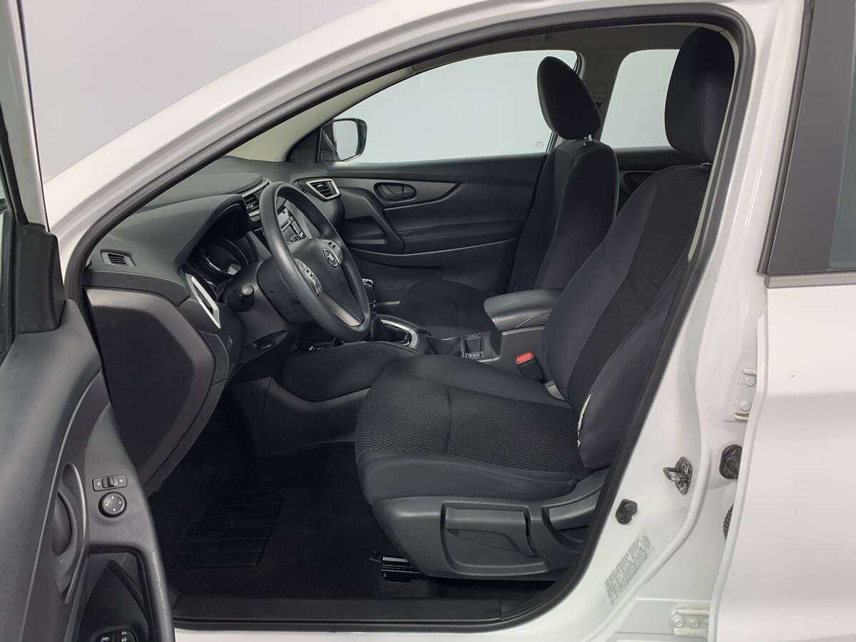 Nissan Qashqai б/у, 2015, Механическая. Фото: #11