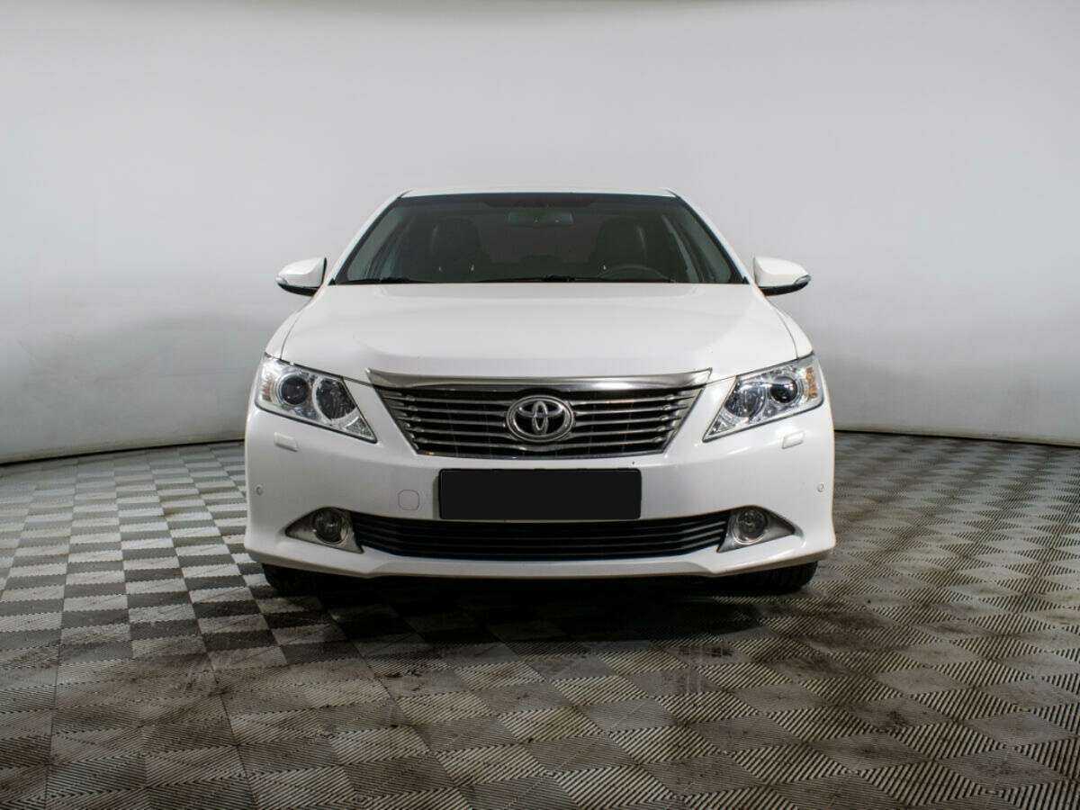 Toyota Camry б/у, 2014, Автоматическая. Фото: #1