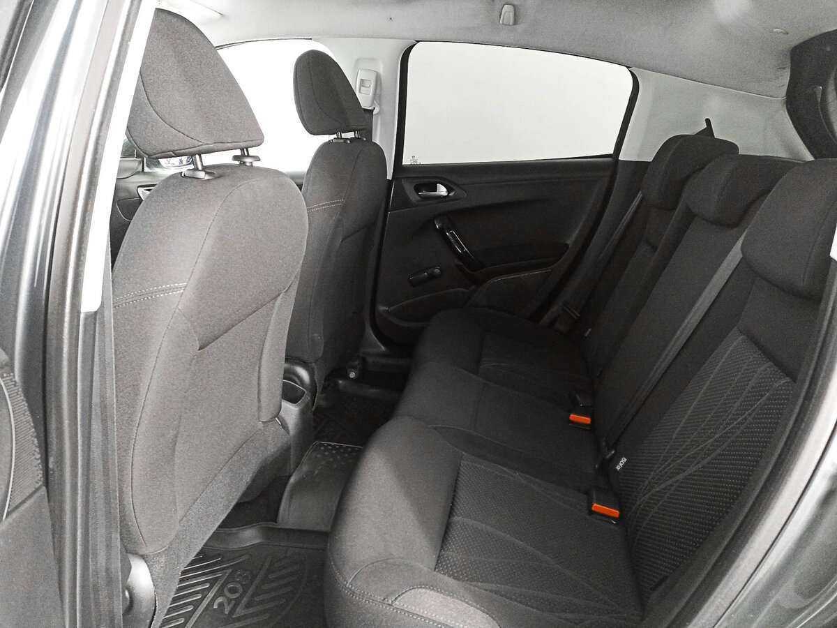 Peugeot 208 б/у, 2013, Автоматическая. Фото: #9