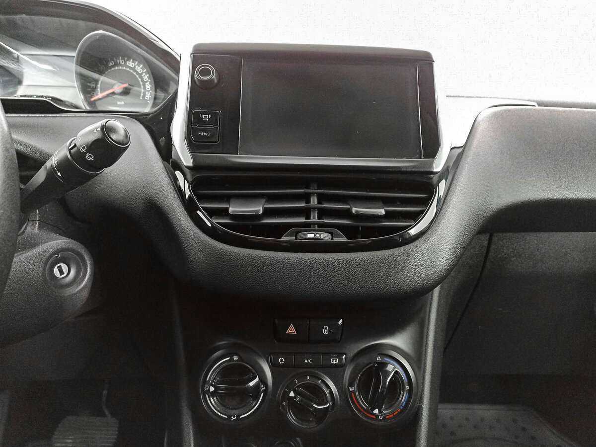 Peugeot 208 б/у, 2013, Автоматическая. Фото: #12