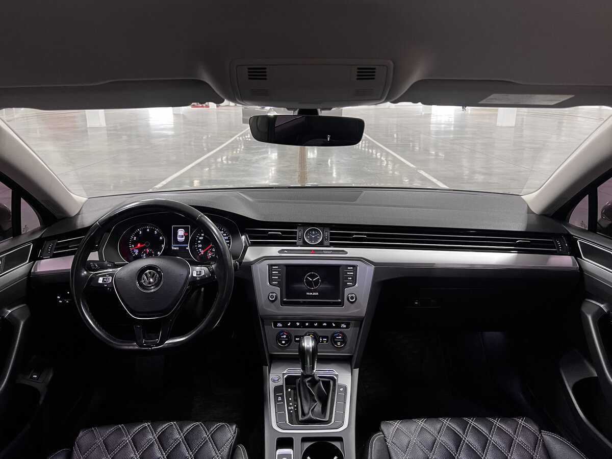 Volkswagen Passat б/у, 2016, Роботизированная. Фото: #13