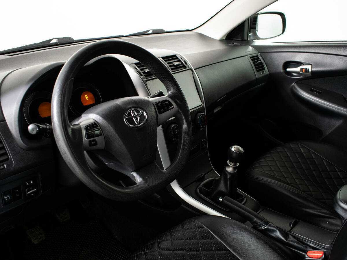 Toyota Corolla б/у, 2012, Механическая. Фото: #12