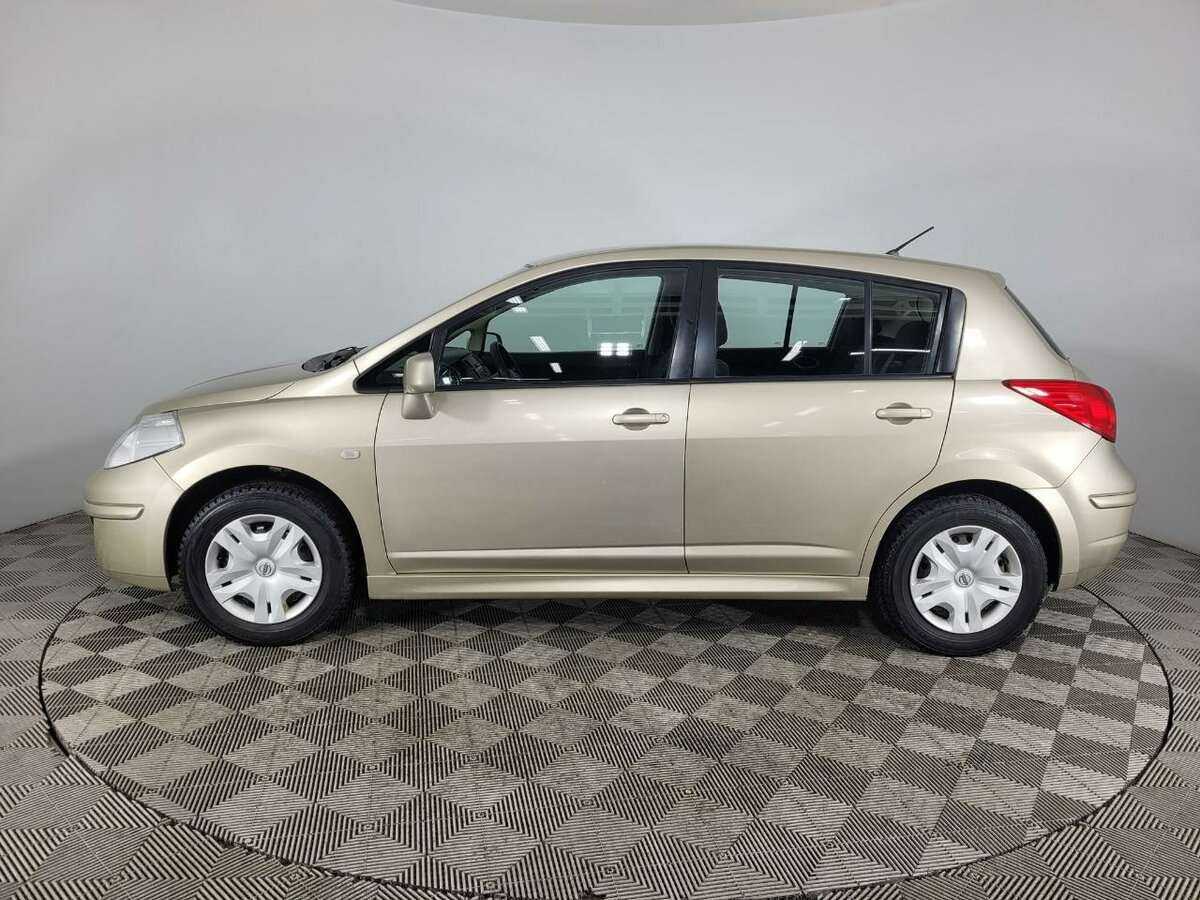 Nissan Tiida б/у, 2013, Механическая. Фото: #4