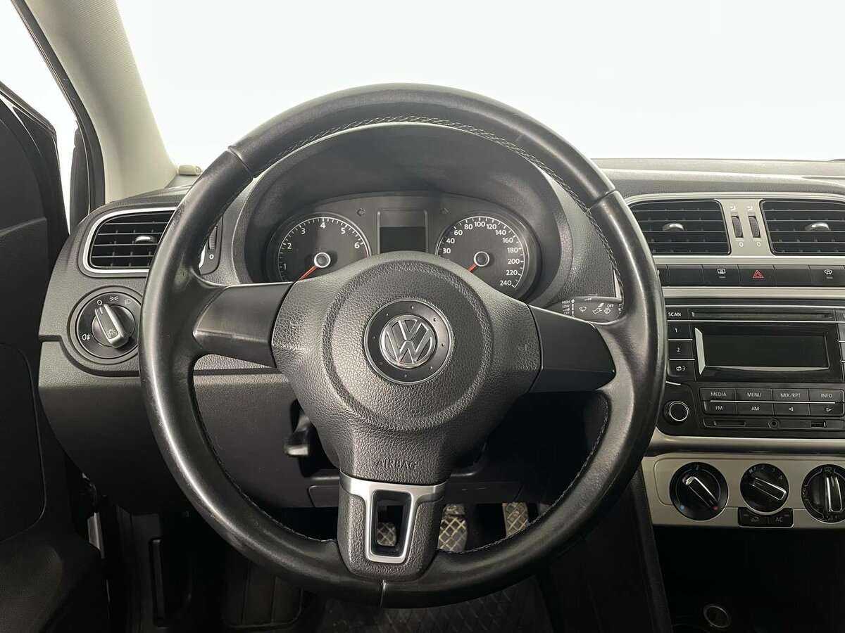 Volkswagen Polo б/у, 2013, Механическая. Фото: #9