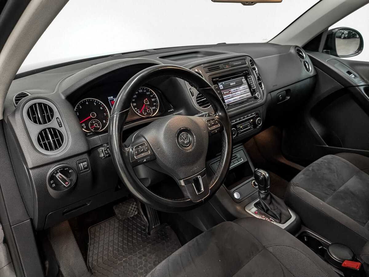 Volkswagen Tiguan б/у, 2015, Автоматическая. Фото: #14