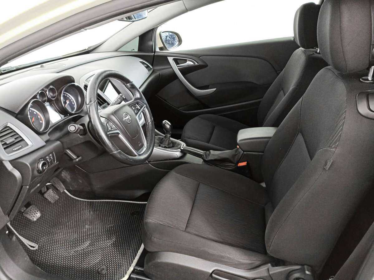 Opel Astra б/у, 2014, Механическая. Фото: #11