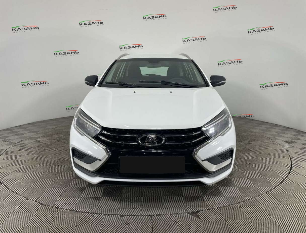 Лада (ВАЗ) Веста б/у, 2023, Механическая. Фото: #1