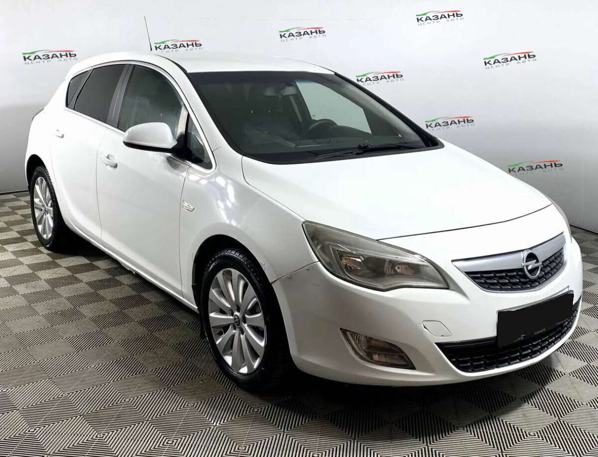 Опель Астра б/у, 2012, Механическая. Фото: #2