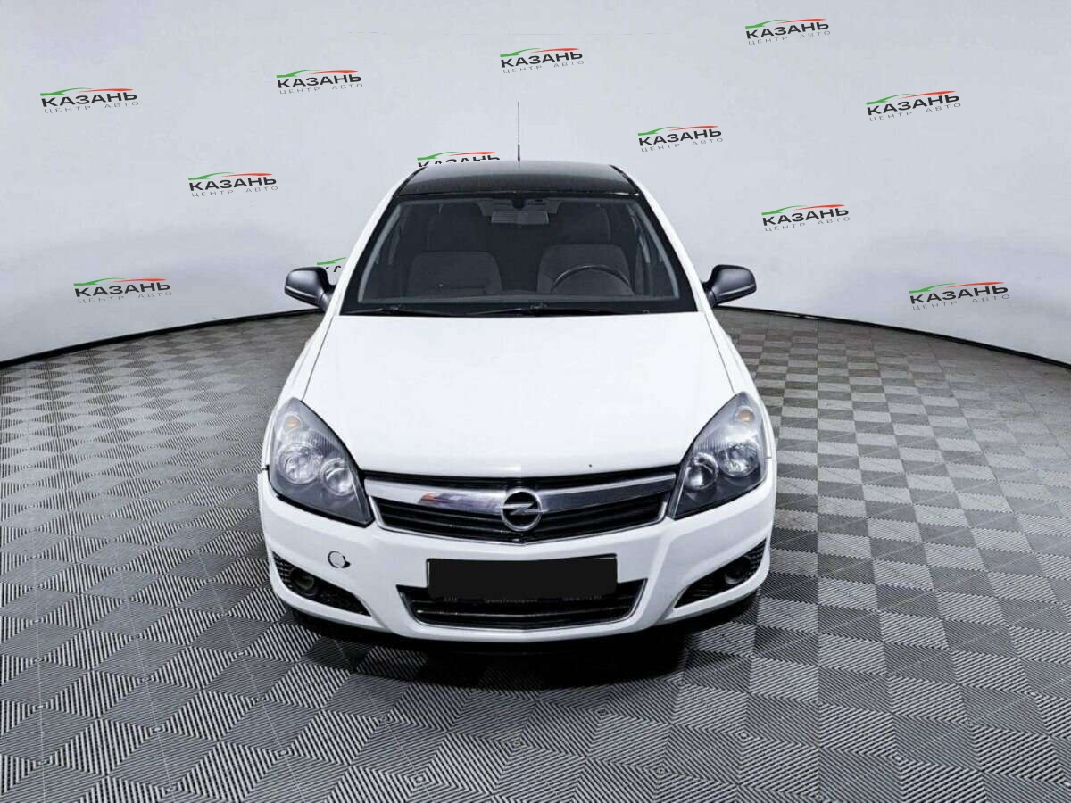 Опель Астра б/у, 2012, Механическая. Фото: #1