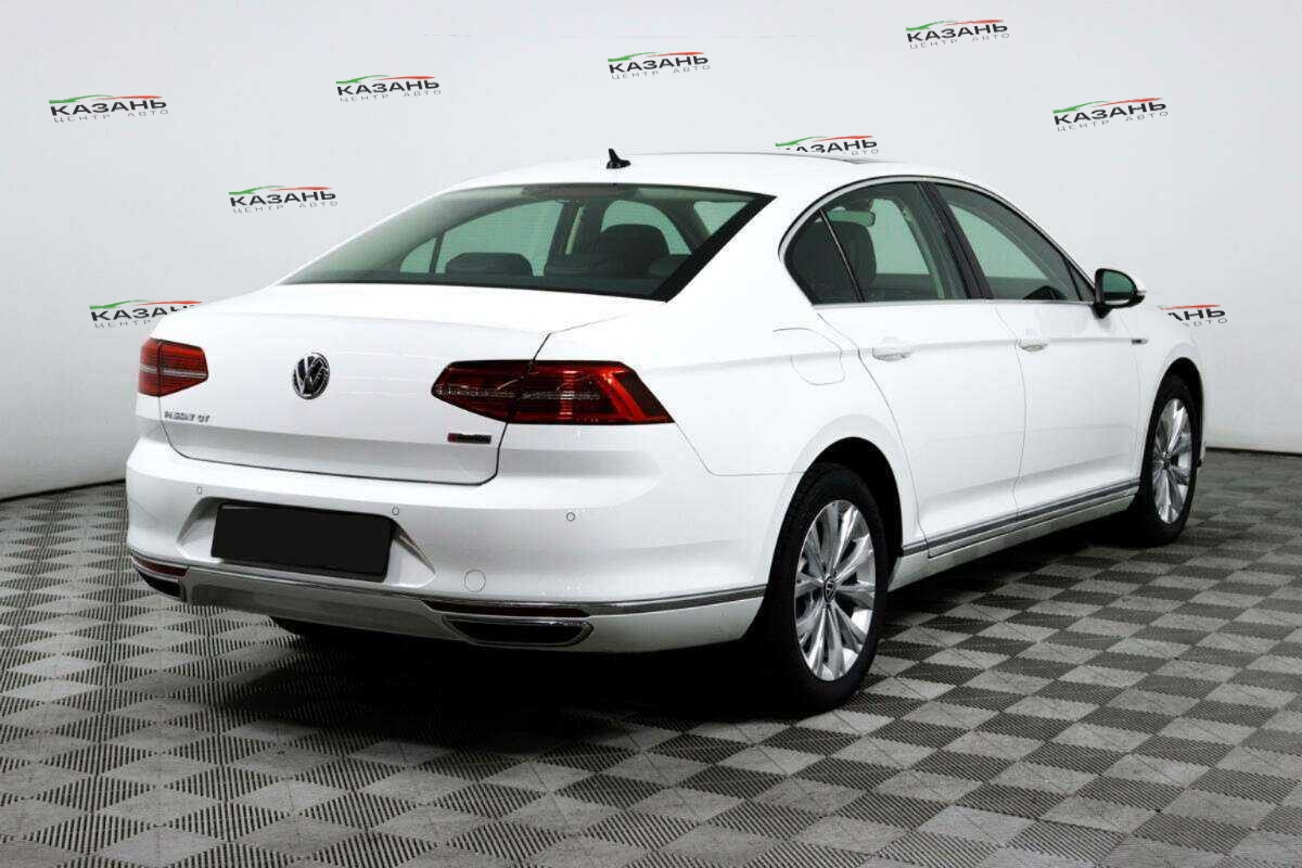 Volkswagen Passat б/у, 2018, Роботизированная. Фото: #3