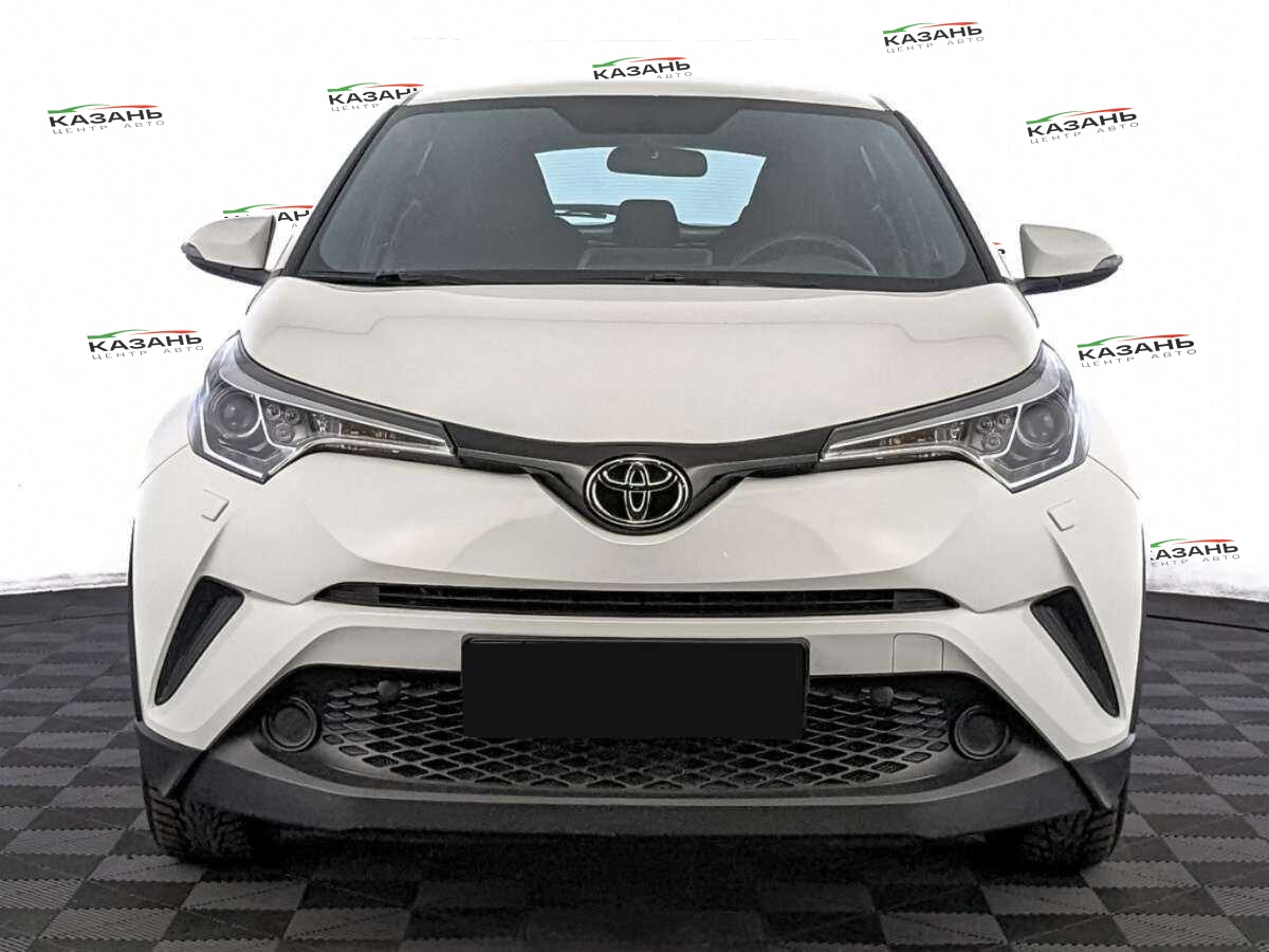 Toyota C-HR б/у, 2019, Механическая. Фото: #1