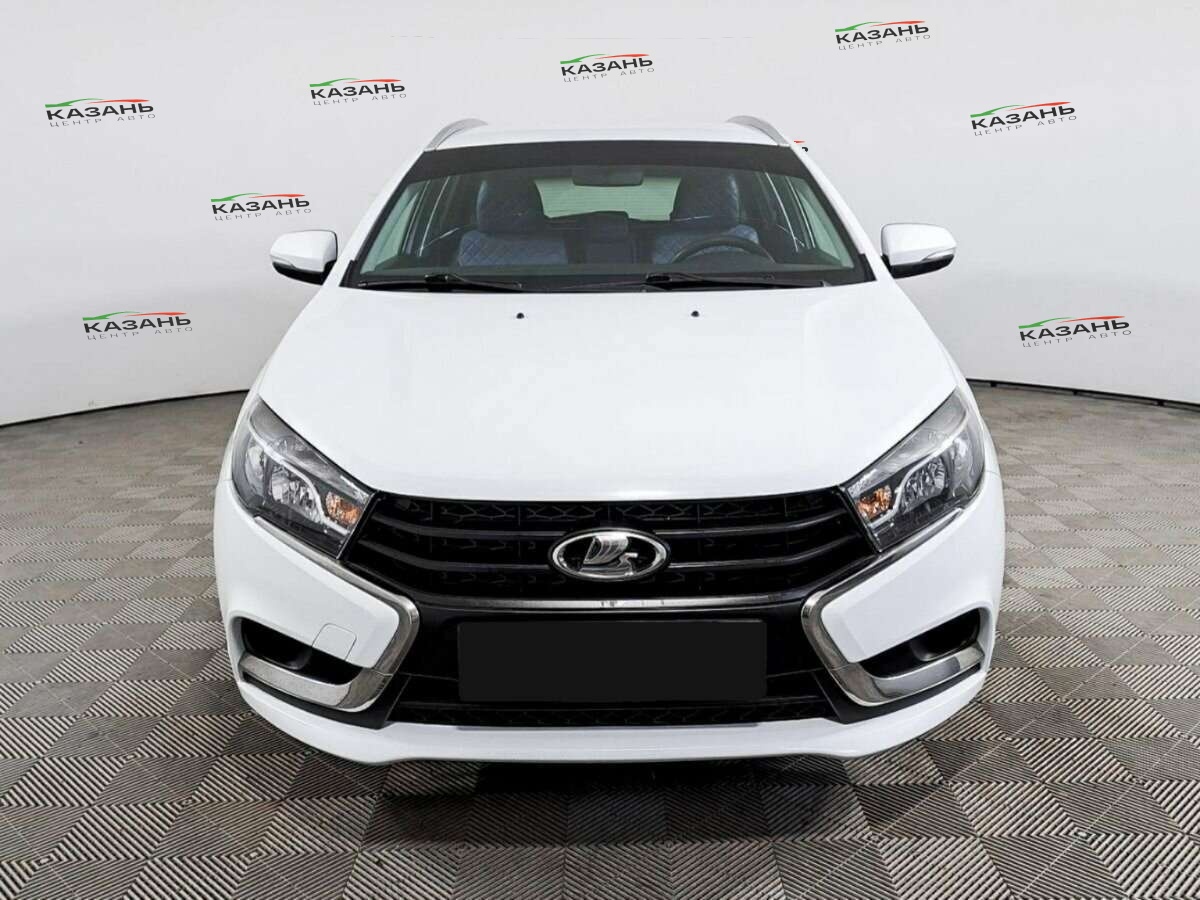 Лада (ВАЗ) Веста б/у, 2018, Механическая. Фото: #1