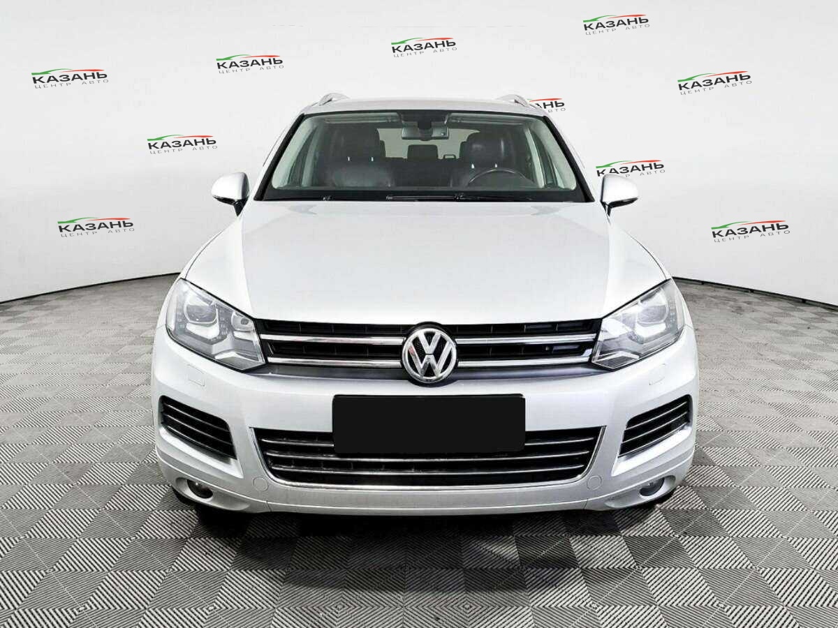 Volkswagen Touareg б/у, 2012, Автоматическая. Фото: #1