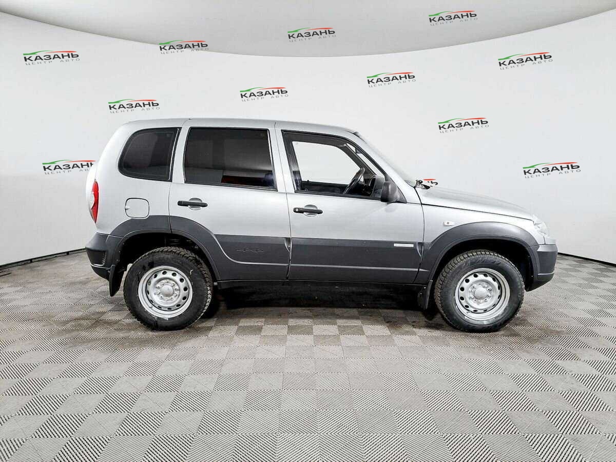 Chevrolet Niva б/у, 2013, Механическая. Фото: #3