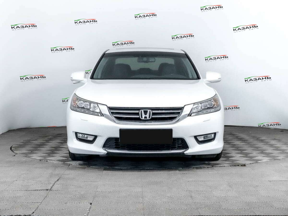 Хонда Аккорд б/у, 2013, Автоматическая. Фото: #1