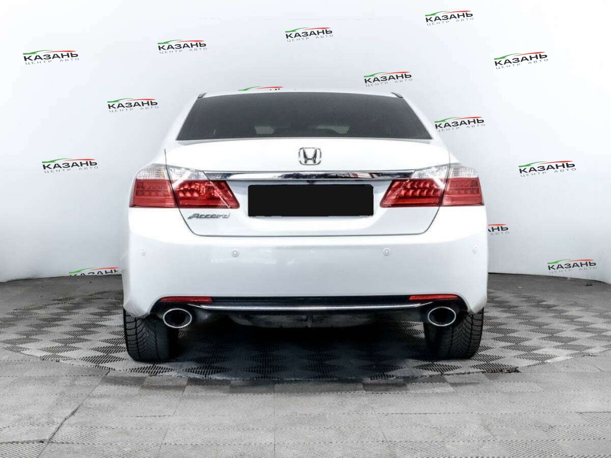 Хонда Аккорд б/у, 2013, Автоматическая. Фото: #4