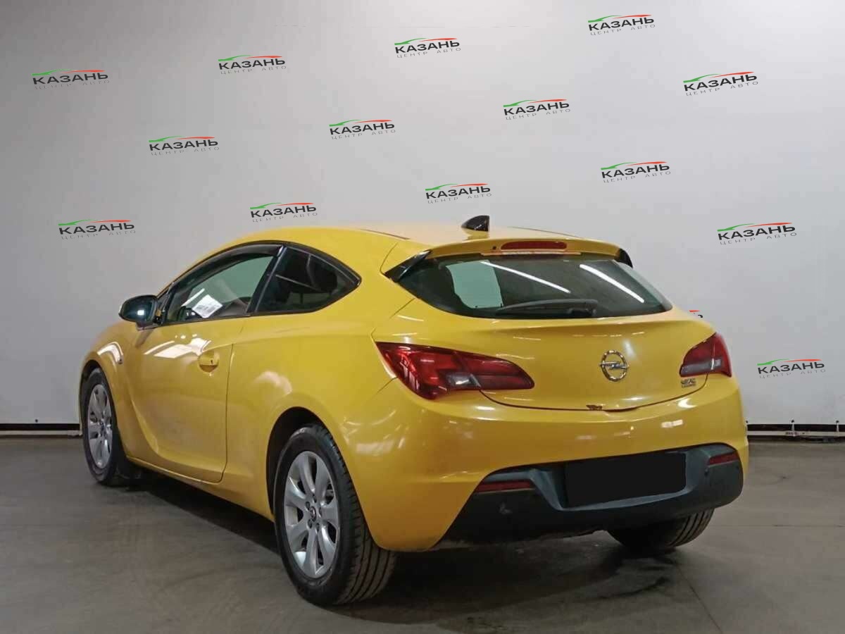 Опель Астра б/у, 2013, Механическая. Фото: #3