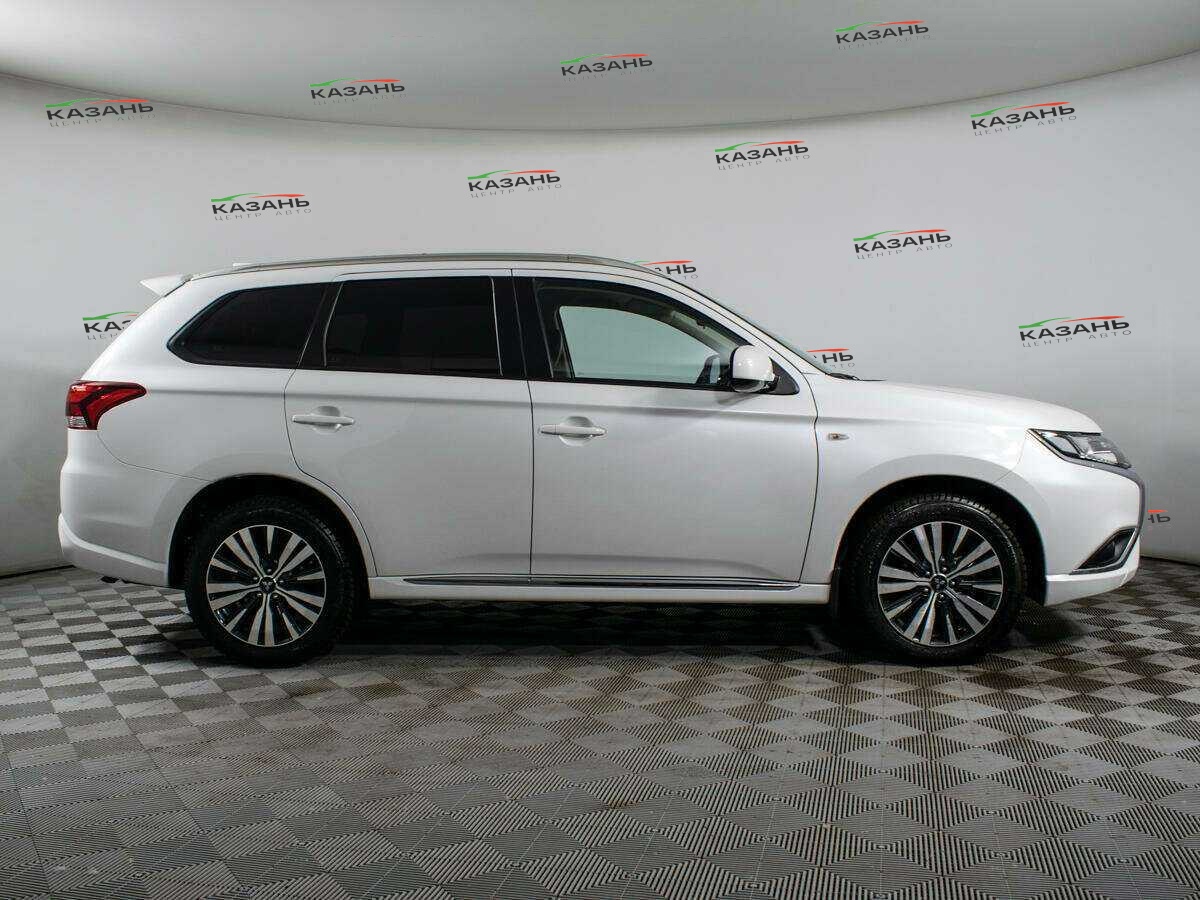 Mitsubishi Outlander б/у, 2022, Вариатор. Фото: #3