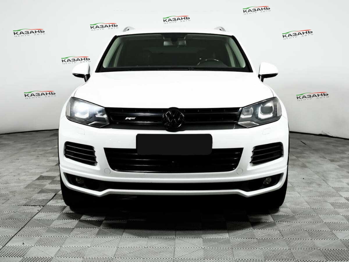 Volkswagen Touareg б/у, 2012, Автоматическая. Фото: #1
