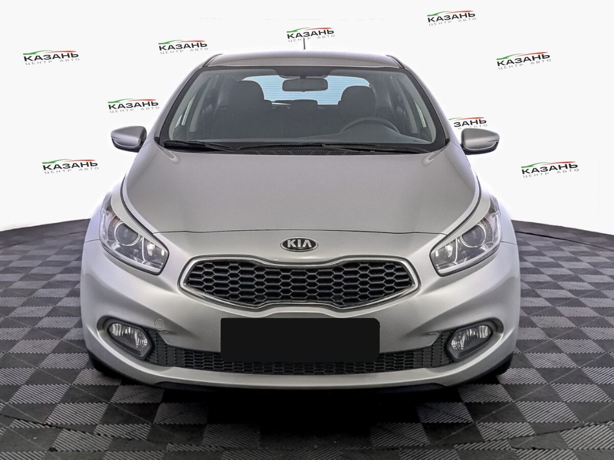 Киа Сид б/у, 2015, Механическая. Фото: #1