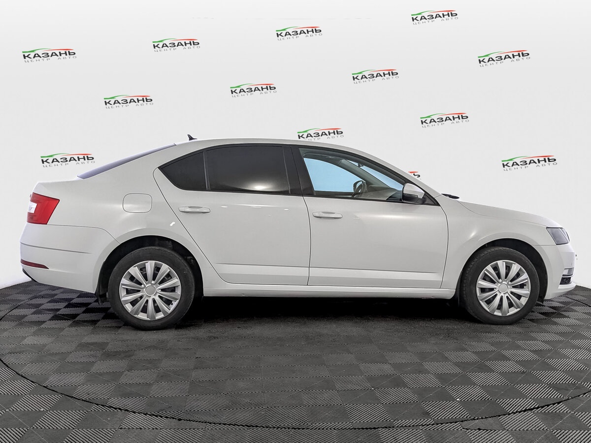 Шкода Октавия б/у, 2018, Роботизированная. Фото: #3