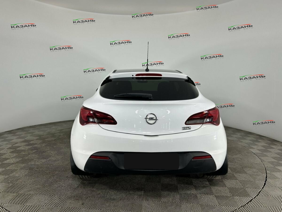 Опель Астра б/у, 2014, Механическая. Фото: #2