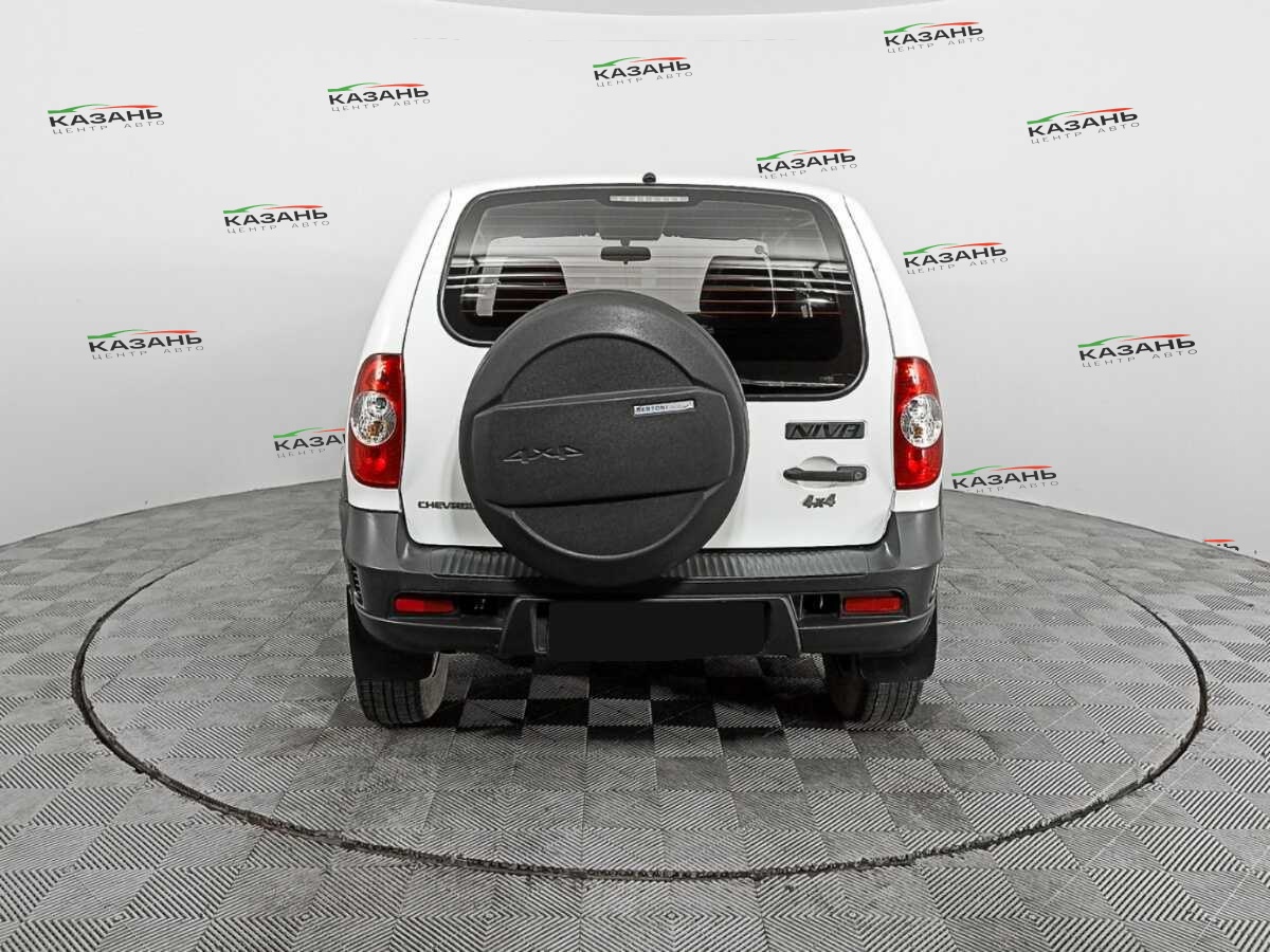 Chevrolet Niva б/у, 2015, Механическая. Фото: #4